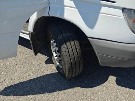 Белый Мерседес Sprinter, объемом двигателя 2.15 л и пробегом 600 тыс. км за 9800 $, фото 1 на Automoto.ua