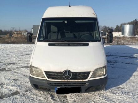 Белый Мерседес Sprinter, объемом двигателя 2.2 л и пробегом 430 тыс. км за 3600 $, фото 1 на Automoto.ua