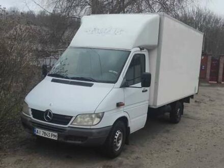 Мерседес Sprinter 2004 у Києві на Automoto.ua Білий Мерседес Sprinter, об'ємом двигуна 2.69 л та пробігом 293 тис. км за 12000 $, фото 1 на Automoto.ua