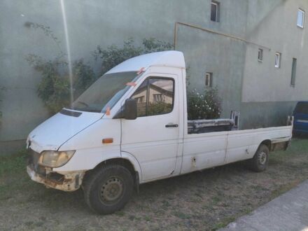 Белый Мерседес Sprinter, объемом двигателя 0 л и пробегом 600 тыс. км за 2505 $, фото 1 на Automoto.ua