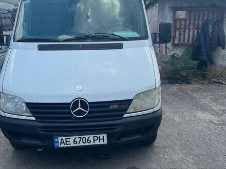 Мерседес Sprinter 2004 у Дніпро (Дніпропетровську) на Automoto.ua Білий Мерседес Sprinter, об'ємом двигуна 2.7 л та пробігом 600 тис. км за 13000 $, фото 1 на Automoto.ua