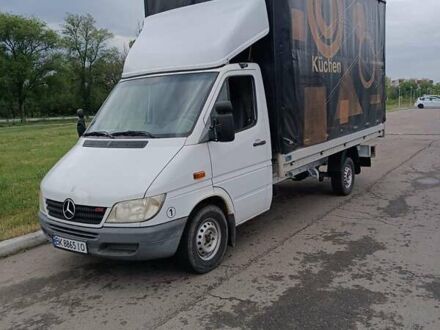 Мерседес Sprinter 2004 у Дніпро (Дніпропетровську) на Automoto.ua Білий Мерседес Sprinter, об'ємом двигуна 2.69 л та пробігом 238 тис. км за 14200 $, фото 1 на Automoto.ua