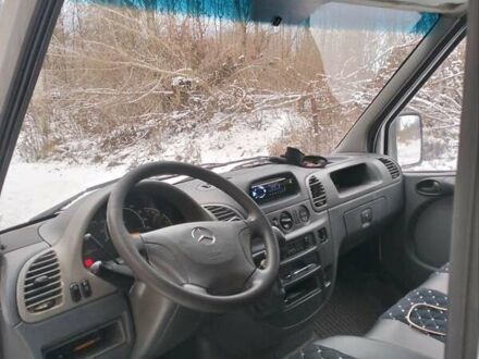 Белый Мерседес Sprinter, объемом двигателя 2.69 л и пробегом 413 тыс. км за 10500 $, фото 1 на Automoto.ua