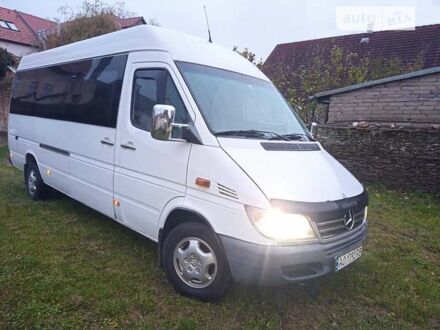 Мерседес Sprinter 2004 в Ужгороде на Automoto.ua Белый Мерседес Sprinter, объемом двигателя 2.15 л и пробегом 867 тыс. км за 7417 $, фото 1 на Automoto.ua