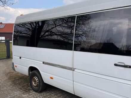 Белый Мерседес Sprinter, объемом двигателя 2.69 л и пробегом 500 тыс. км за 10000 $, фото 1 на Automoto.ua