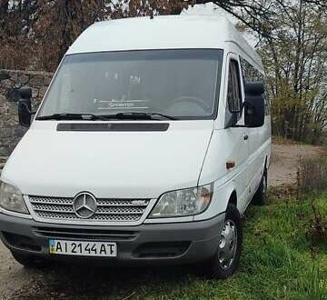 Белый Мерседес Sprinter, объемом двигателя 2.1 л и пробегом 500 тыс. км за 12000 $, фото 1 на Automoto.ua