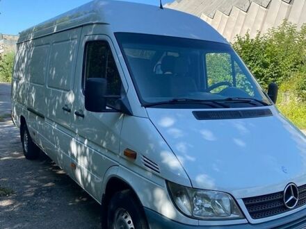 Белый Мерседес Sprinter, объемом двигателя 2.15 л и пробегом 200 тыс. км за 14300 $, фото 1 на Automoto.ua