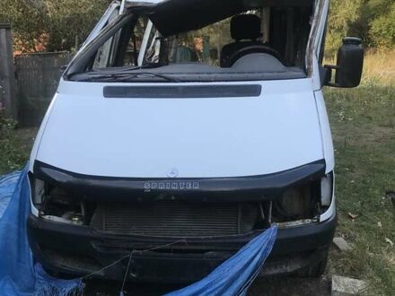 Белый Мерседес Sprinter, объемом двигателя 0 л и пробегом 350 тыс. км за 4000 $, фото 1 на Automoto.ua