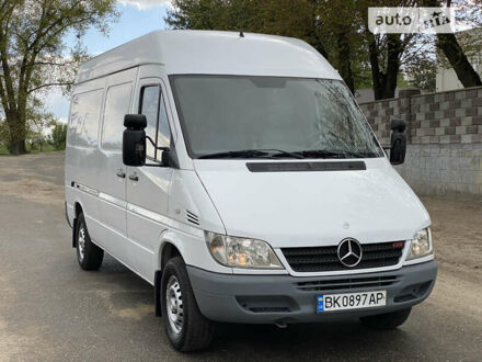 Белый Мерседес Sprinter, объемом двигателя 2.2 л и пробегом 430 тыс. км за 9400 $, фото 1 на Automoto.ua