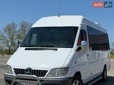 Белый Мерседес Sprinter, объемом двигателя 2.69 л и пробегом 967 тыс. км за 14999 $, фото 1 на Automoto.ua