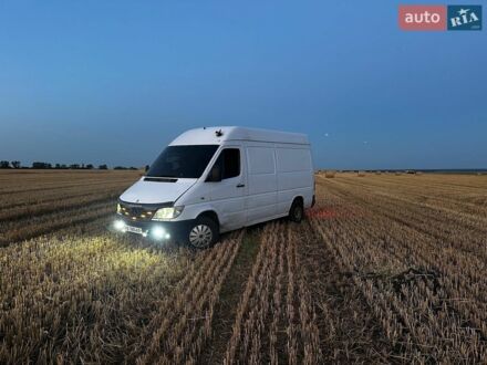 Белый Мерседес Sprinter, объемом двигателя 2.15 л и пробегом 500 тыс. км за 5200 $, фото 1 на Automoto.ua