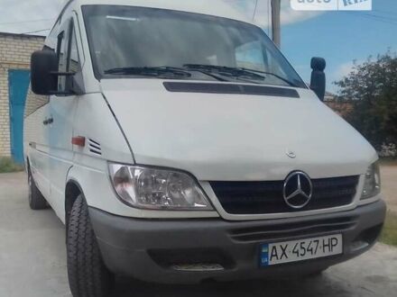 Белый Мерседес Sprinter, объемом двигателя 2.2 л и пробегом 300 тыс. км за 7999 $, фото 1 на Automoto.ua