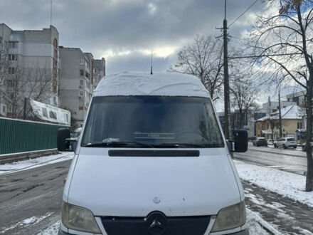 Белый Мерседес Sprinter, объемом двигателя 2.7 л и пробегом 110 тыс. км за 9000 $, фото 1 на Automoto.ua