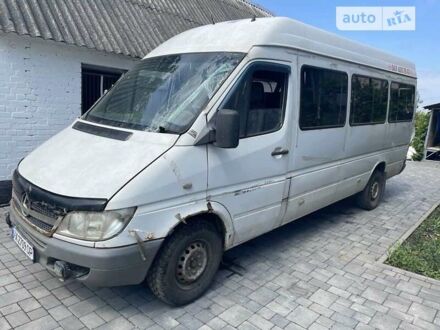 Білий Мерседес Sprinter, об'ємом двигуна 2.15 л та пробігом 300 тис. км за 4500 $, фото 1 на Automoto.ua