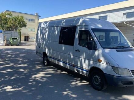 Белый Мерседес Sprinter, объемом двигателя 2.15 л и пробегом 350 тыс. км за 5100 $, фото 1 на Automoto.ua