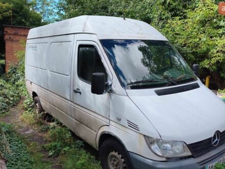 Білий Мерседес Sprinter, об'ємом двигуна 2.2 л та пробігом 600 тис. км за 4900 $, фото 1 на Automoto.ua