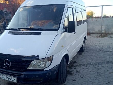 Білий Мерседес Sprinter, об'ємом двигуна 2.1 л та пробігом 320 тис. км за 4600 $, фото 1 на Automoto.ua