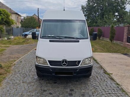 Білий Мерседес Sprinter, об'ємом двигуна 2.1 л та пробігом 400 тис. км за 8900 $, фото 1 на Automoto.ua