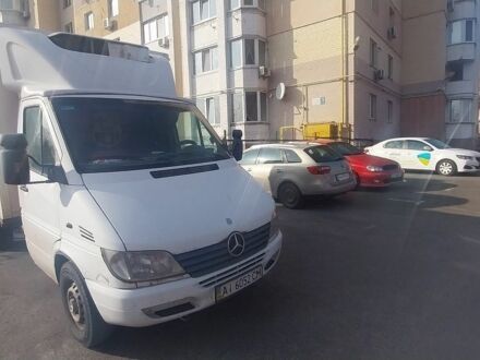 Белый Мерседес Sprinter, объемом двигателя 2.15 л и пробегом 624 тыс. км за 9800 $, фото 1 на Automoto.ua