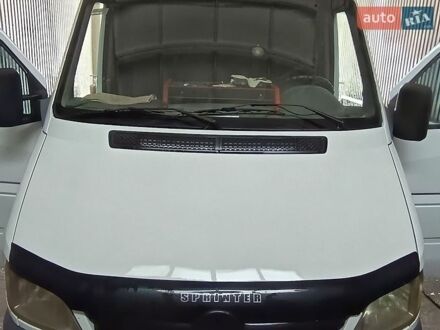 Белый Мерседес Sprinter, объемом двигателя 2.7 л и пробегом 616 тыс. км за 16000 $, фото 1 на Automoto.ua