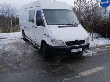 Белый Мерседес Sprinter, объемом двигателя 2.15 л и пробегом 900 тыс. км за 9900 $, фото 1 на Automoto.ua