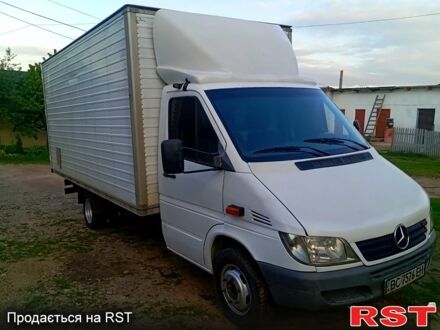 Белый Мерседес Sprinter, объемом двигателя 2.2 л и пробегом 730 тыс. км за 8800 $, фото 1 на Automoto.ua