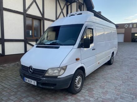 Белый Мерседес Sprinter, объемом двигателя 0.21 л и пробегом 210 тыс. км за 7300 $, фото 1 на Automoto.ua