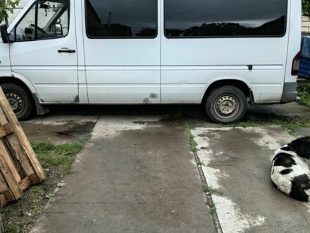 Белый Мерседес Sprinter, объемом двигателя 2.2 л и пробегом 467 тыс. км за 5500 $, фото 1 на Automoto.ua