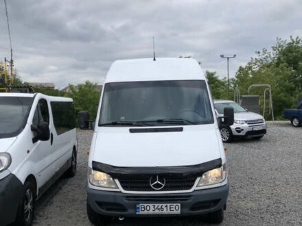 Белый Мерседес Sprinter, объемом двигателя 2.7 л и пробегом 330 тыс. км за 17900 $, фото 1 на Automoto.ua