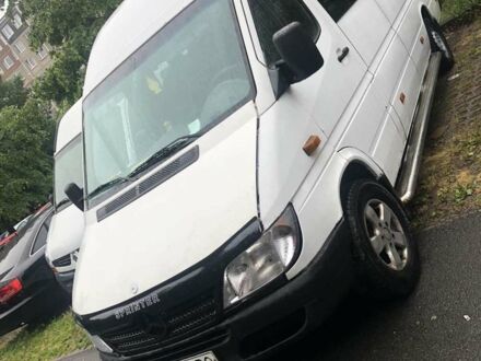 Білий Мерседес Sprinter, об'ємом двигуна 2.15 л та пробігом 718 тис. км за 8000 $, фото 1 на Automoto.ua