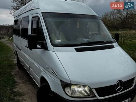 Белый Мерседес Sprinter, объемом двигателя 2.2 л и пробегом 595 тыс. км за 4550 $, фото 1 на Automoto.ua