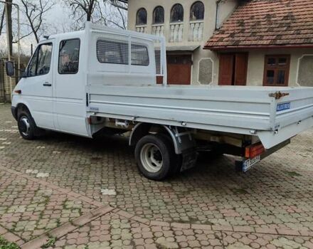 Белый Мерседес Sprinter, объемом двигателя 2.69 л и пробегом 350 тыс. км за 1599 $, фото 1 на Automoto.ua