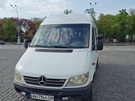 Белый Мерседес Sprinter, объемом двигателя 2.15 л и пробегом 473 тыс. км за 9800 $, фото 1 на Automoto.ua