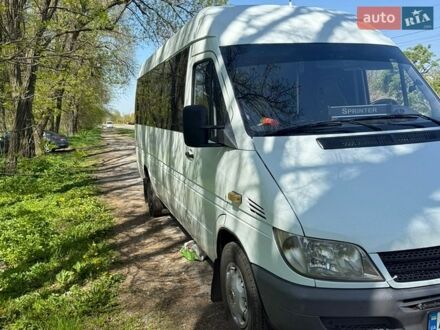 Белый Мерседес Sprinter, объемом двигателя 2.15 л и пробегом 355 тыс. км за 9750 $, фото 1 на Automoto.ua