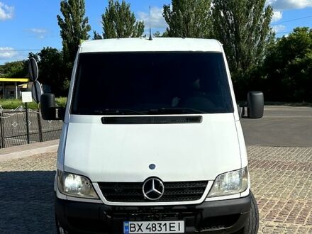 Белый Мерседес Sprinter, объемом двигателя 2.2 л и пробегом 320 тыс. км за 10400 $, фото 1 на Automoto.ua