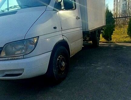 Белый Мерседес Sprinter, объемом двигателя 2.2 л и пробегом 630 тыс. км за 9800 $, фото 1 на Automoto.ua