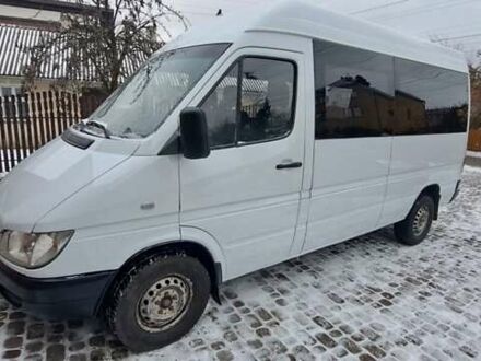 Белый Мерседес Sprinter, объемом двигателя 2.2 л и пробегом 462 тыс. км за 8900 $, фото 1 на Automoto.ua
