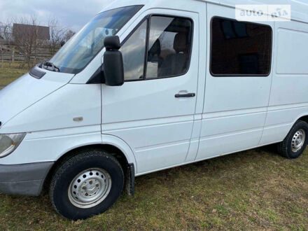 Белый Мерседес Sprinter, объемом двигателя 2.15 л и пробегом 432 тыс. км за 9400 $, фото 1 на Automoto.ua