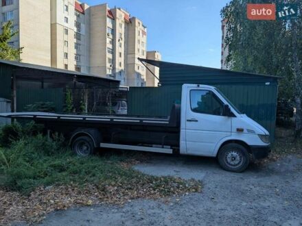 Белый Мерседес Sprinter, объемом двигателя 2.7 л и пробегом 400 тыс. км за 20000 $, фото 1 на Automoto.ua