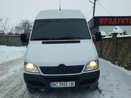 Белый Мерседес Sprinter, объемом двигателя 2.69 л и пробегом 400 тыс. км за 20000 $, фото 1 на Automoto.ua