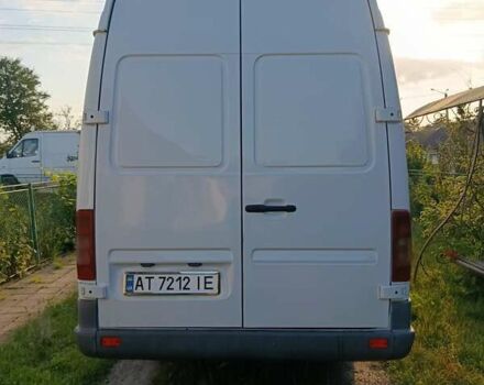 Белый Мерседес Sprinter, объемом двигателя 2.1 л и пробегом 580 тыс. км за 9500 $, фото 1 на Automoto.ua