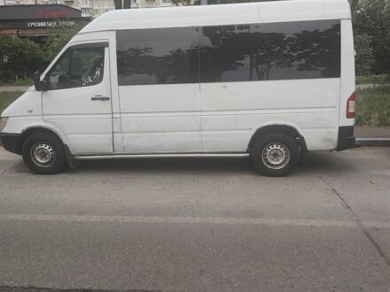 Белый Мерседес Sprinter, объемом двигателя 2.15 л и пробегом 290 тыс. км за 5500 $, фото 1 на Automoto.ua