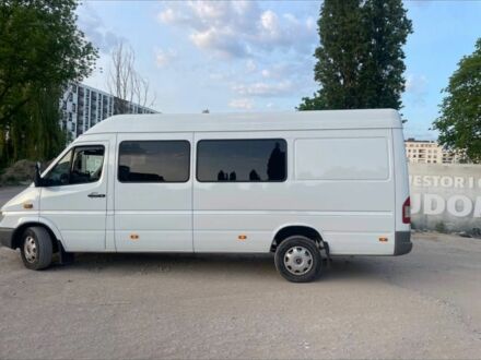 Белый Мерседес Sprinter, объемом двигателя 2.7 л и пробегом 570 тыс. км за 14300 $, фото 1 на Automoto.ua