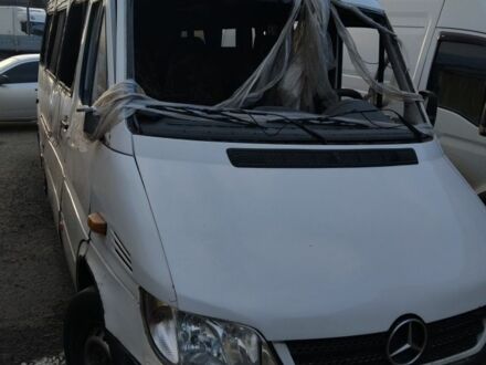 Белый Мерседес Sprinter, объемом двигателя 2.7 л и пробегом 600 тыс. км за 3500 $, фото 1 на Automoto.ua