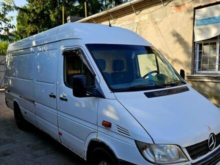 Білий Мерседес Sprinter, об'ємом двигуна 2.1 л та пробігом 350 тис. км за 6000 $, фото 1 на Automoto.ua
