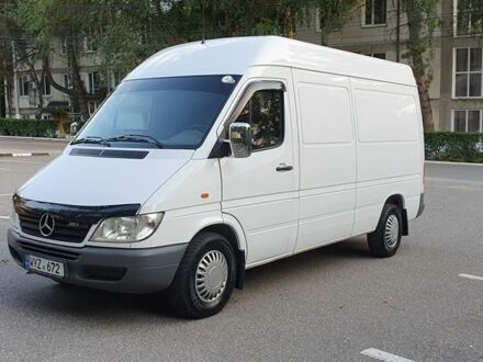 Білий Мерседес Sprinter, об'ємом двигуна 2.2 л та пробігом 380 тис. км за 3200 $, фото 1 на Automoto.ua