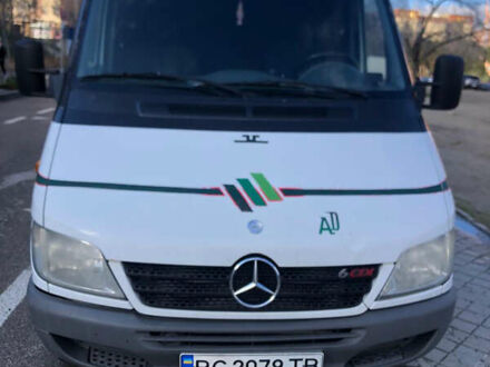Белый Мерседес Sprinter, объемом двигателя 2.69 л и пробегом 800 тыс. км за 13500 $, фото 1 на Automoto.ua
