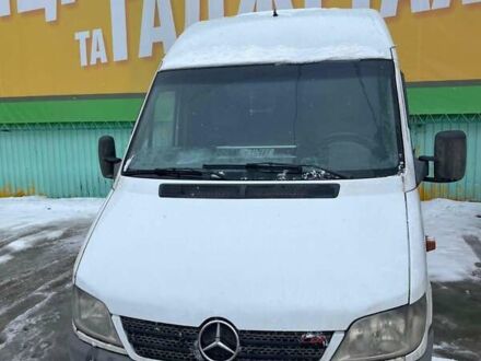 Белый Мерседес Sprinter, объемом двигателя 2.15 л и пробегом 599 тыс. км за 8200 $, фото 1 на Automoto.ua