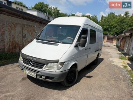 Белый Мерседес Sprinter, объемом двигателя 2.15 л и пробегом 380 тыс. км за 5500 $, фото 1 на Automoto.ua