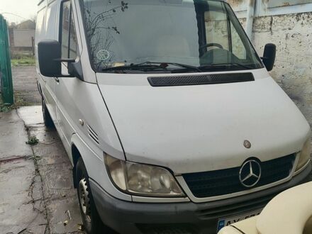 Белый Мерседес Sprinter, объемом двигателя 2.2 л и пробегом 290 тыс. км за 7500 $, фото 1 на Automoto.ua